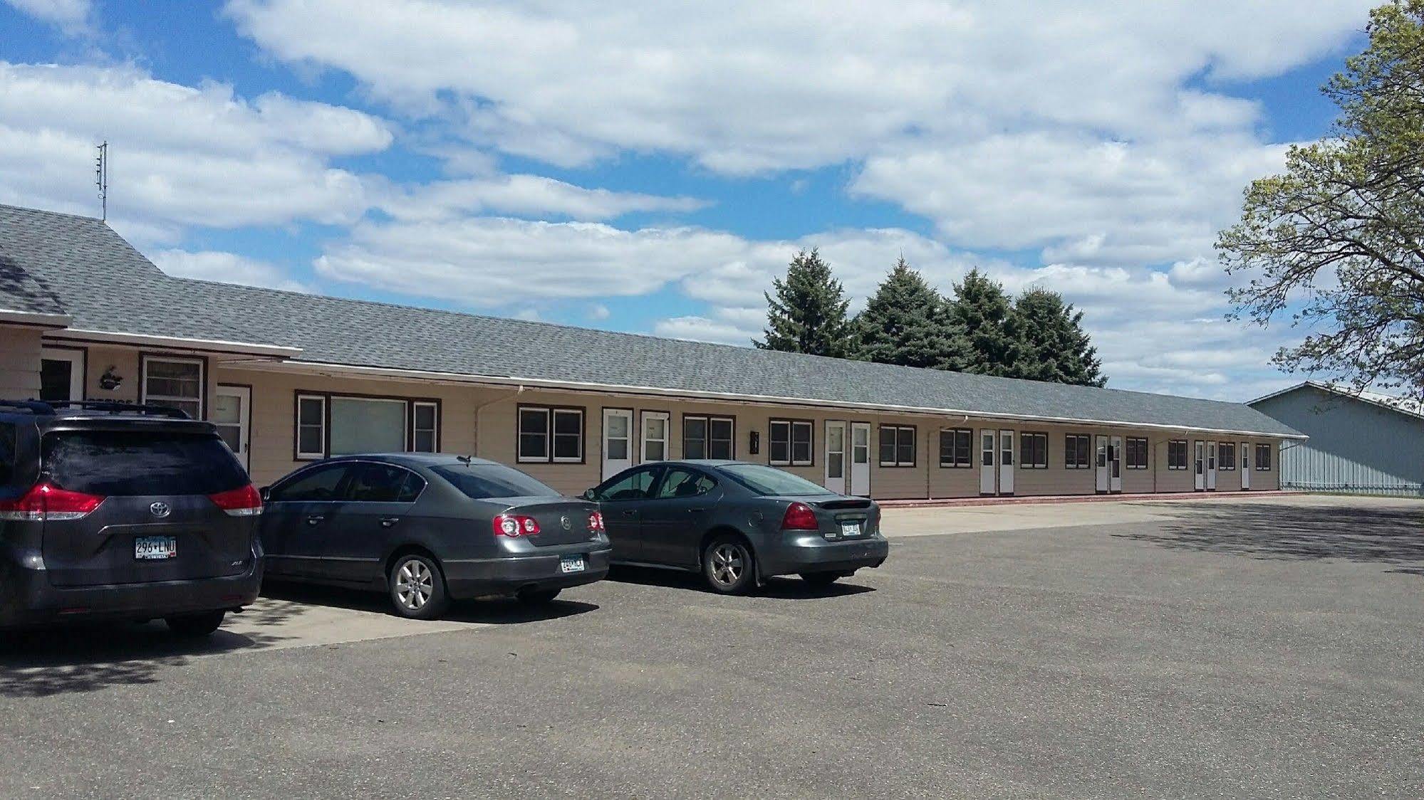 Skyline Motel Alexandria Exterior photo